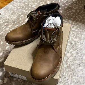 NIB Men’s Clark’s boots
